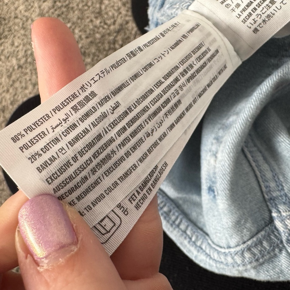 NWT Hollister Tapered Baggy Denim Jeans - Picture 4 of 6